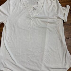 Women's V-Neck Short Sleeve Top - White